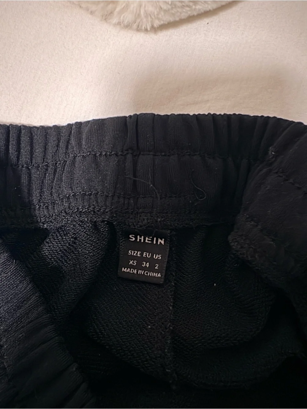 SHEIN Black Elastic Waist Casual Shorts